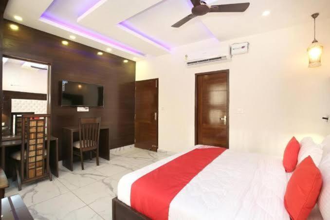 Hotel Ska Чандигарх Экстерьер фото